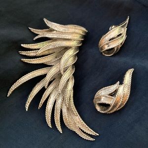 Vintage 1960s Marcel Boucher Feather Brooch and Earrings Set